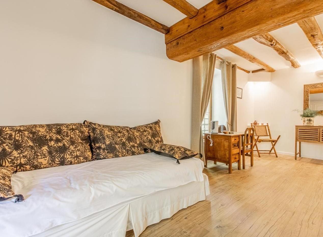 Le Domaine De Moroges Bed and Breakfast Exteriör bild