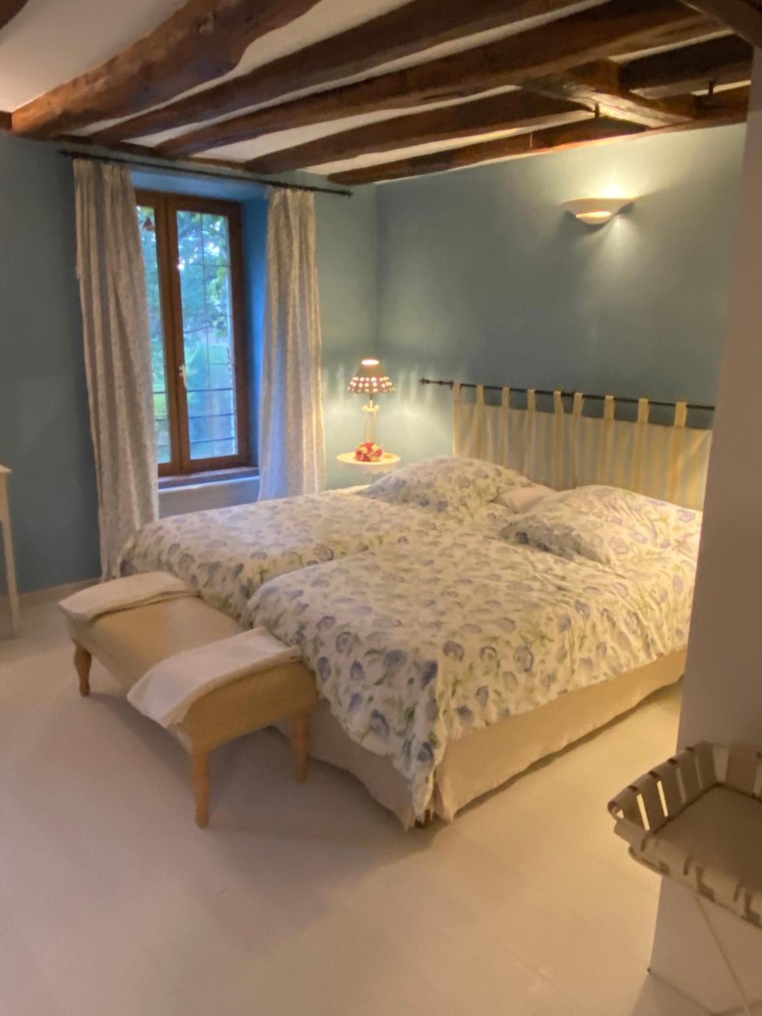 Le Domaine De Moroges Bed and Breakfast Exteriör bild