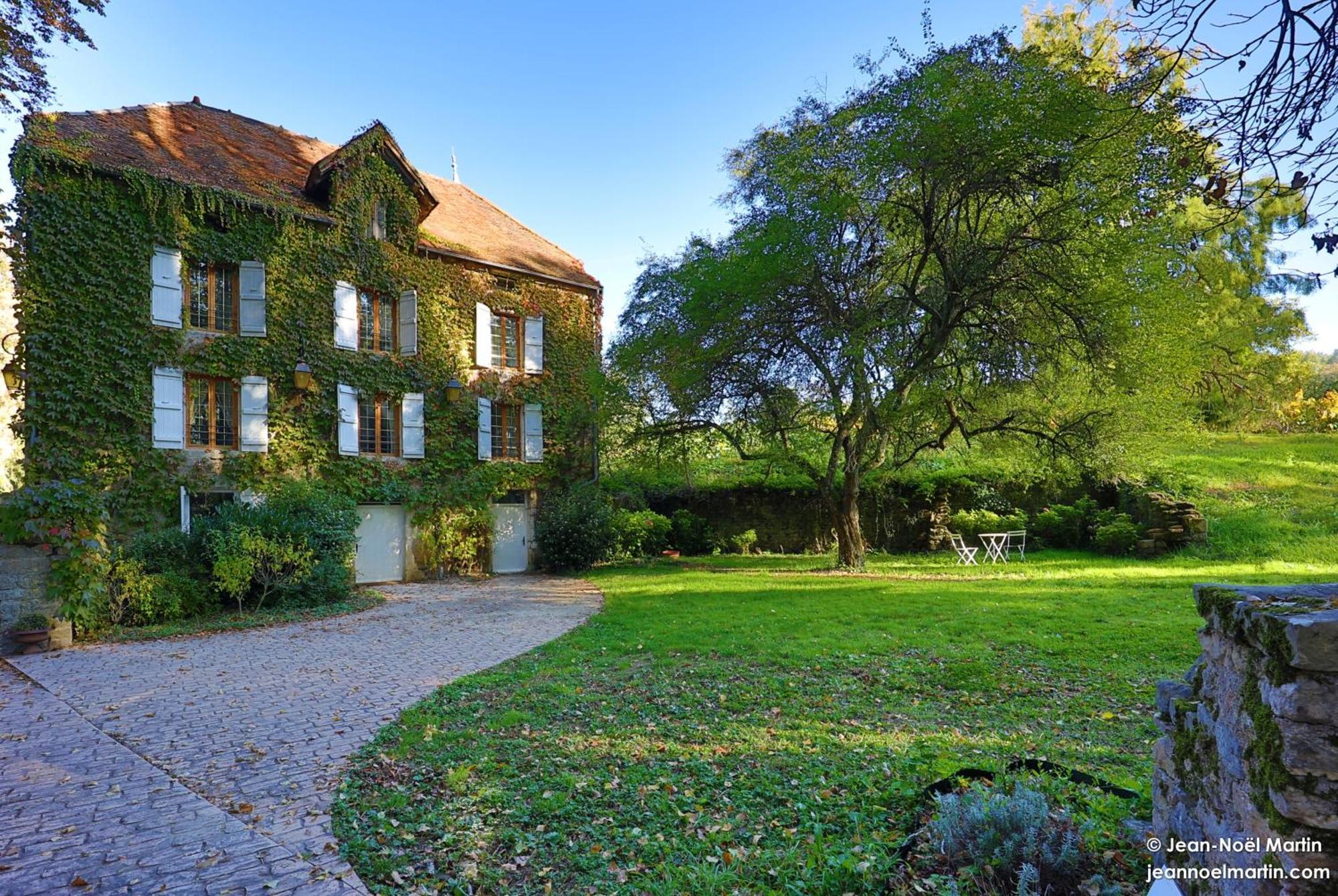 Le Domaine De Moroges Bed and Breakfast Exteriör bild